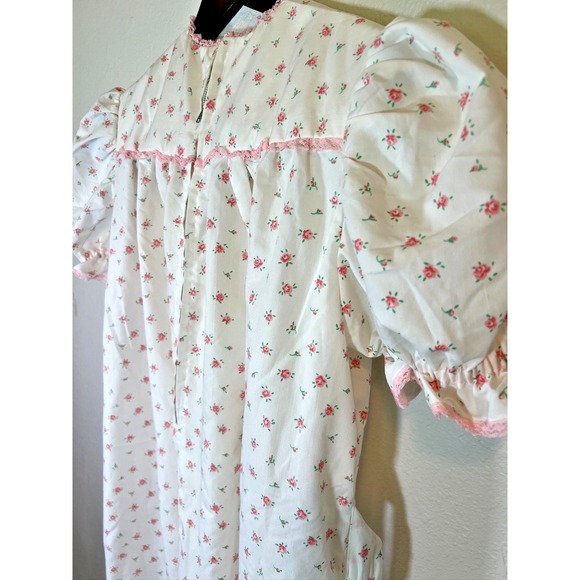 Vintage Handmade Floral Traditional Nightgown Robe Pink Rose Cottagecore Theater - Picture 4 of 11